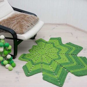 Green leaf shaped  crochet doily rug